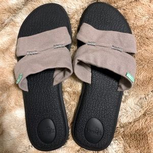 Women’s Sandals